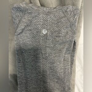 Swiftly Tech Short-Sleeve Shirt 2.0
Hip Length